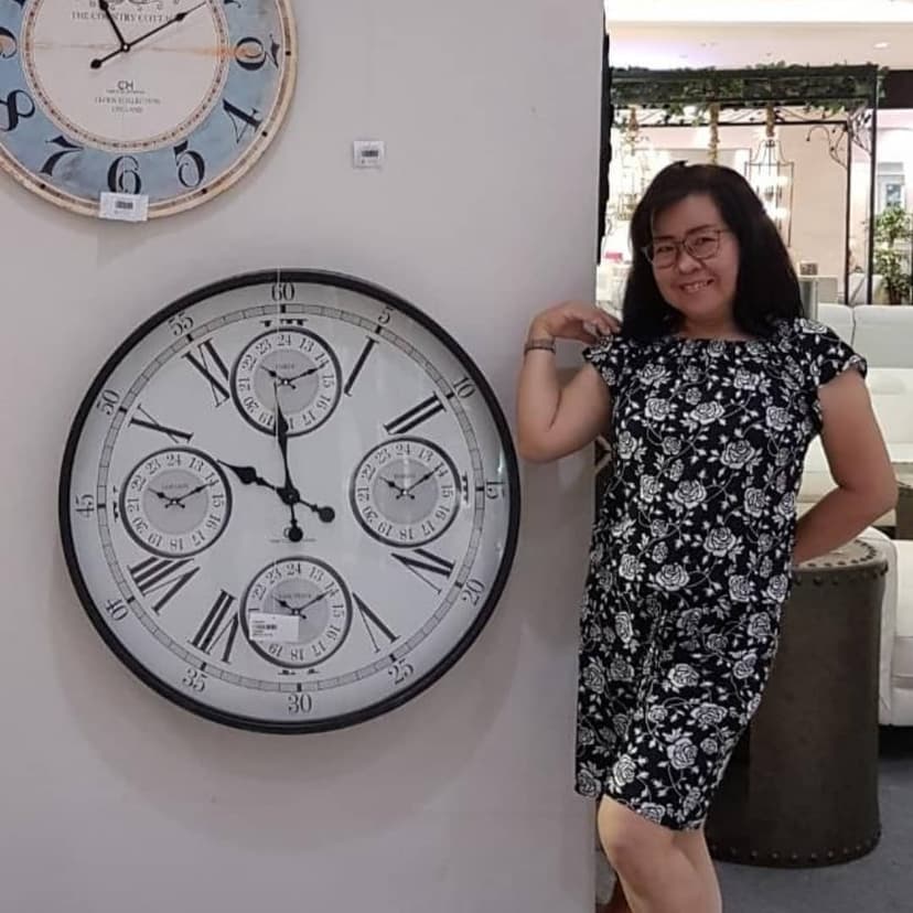 Dra. Liestiani Bahana - Guru Les Privat Matematika, Fisika, dan Kimia berpengalaman 30+ tahun di Pondok Chandra Sidoarjo